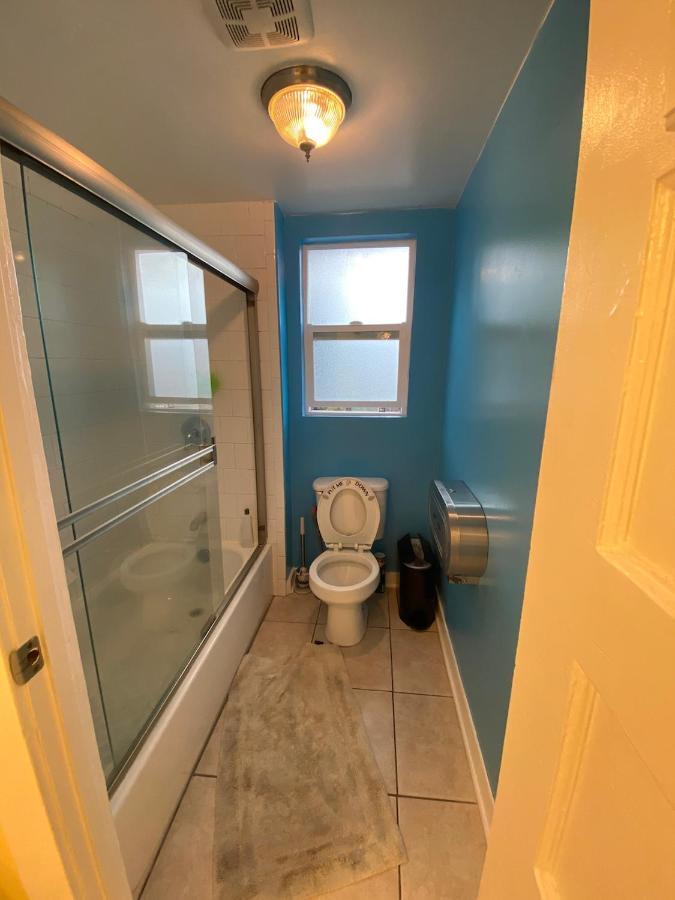 Private Large La Bedroom W Private Half-Bathroom - Ac - Wifi - Private Fridge Near Usc - Exposition Park - Usc Memorial Coliseum - Banc Of California Stadium - Downtown Los Angeles Dtla - University Of Southern California Usc! 외부 사진
