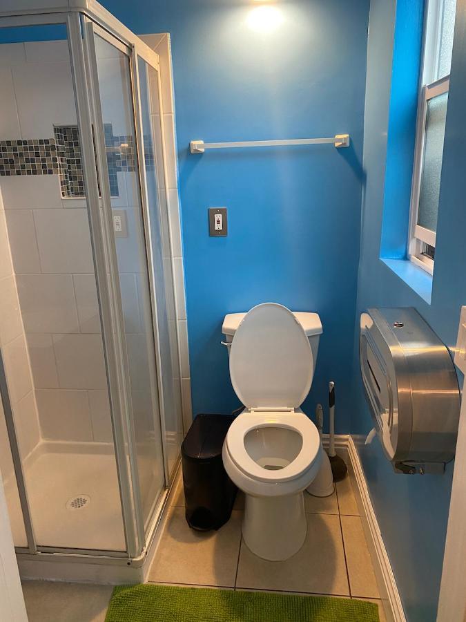 Private Large La Bedroom W Private Half-Bathroom - Ac - Wifi - Private Fridge Near Usc - Exposition Park - Usc Memorial Coliseum - Banc Of California Stadium - Downtown Los Angeles Dtla - University Of Southern California Usc! 외부 사진