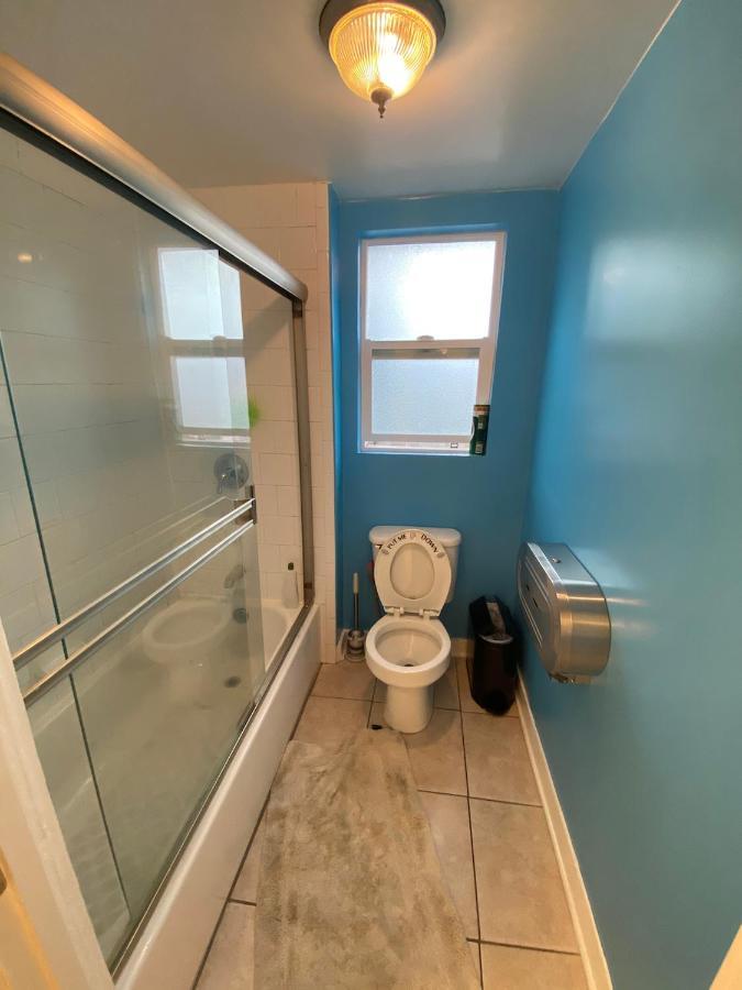Private Large La Bedroom W Private Half-Bathroom - Ac - Wifi - Private Fridge Near Usc - Exposition Park - Usc Memorial Coliseum - Banc Of California Stadium - Downtown Los Angeles Dtla - University Of Southern California Usc! 외부 사진