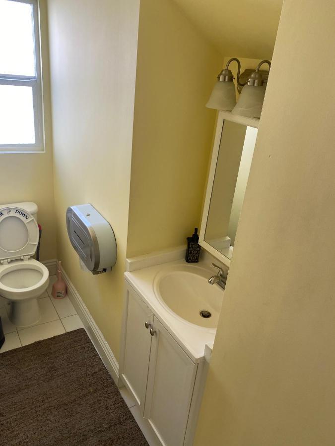 Private Large La Bedroom W Private Half-Bathroom - Ac - Wifi - Private Fridge Near Usc - Exposition Park - Usc Memorial Coliseum - Banc Of California Stadium - Downtown Los Angeles Dtla - University Of Southern California Usc! 외부 사진